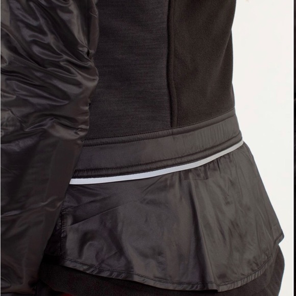 Black lululemon jacket. Rare! EUC! - Picture 6 of 8